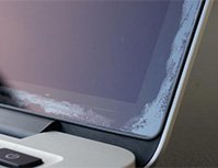 Výrobné chyby MacBookov 