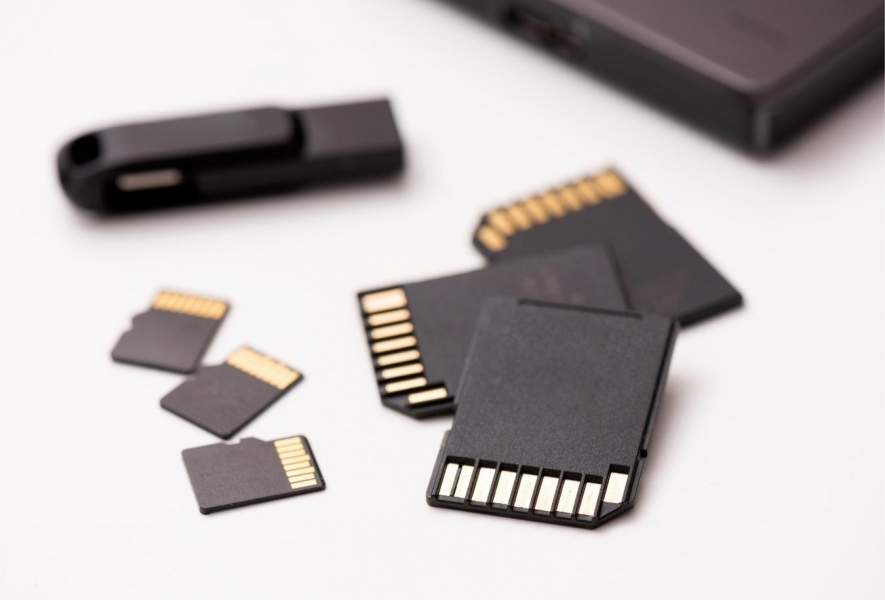 Pamäťové karty a USB kľúč